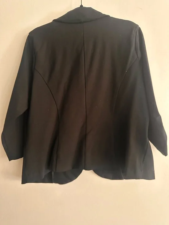 torrid Black Single-Button Tailored Blazer - Picture 7 of 7